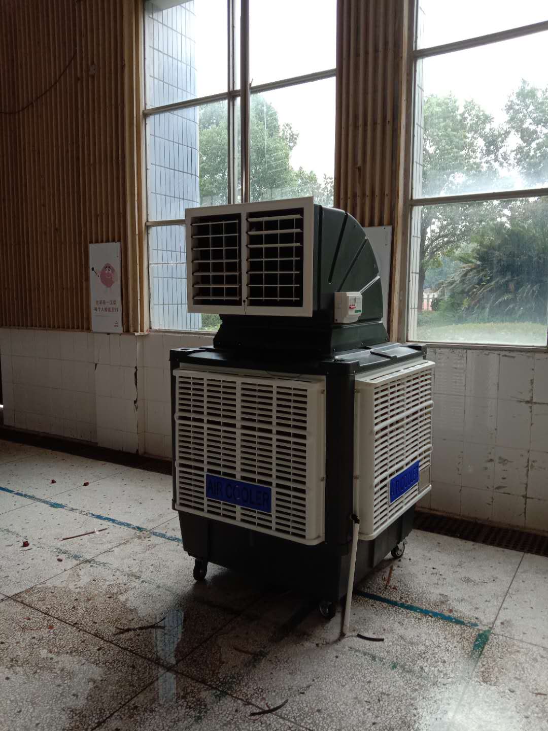 市三中學生食堂水空調降溫機